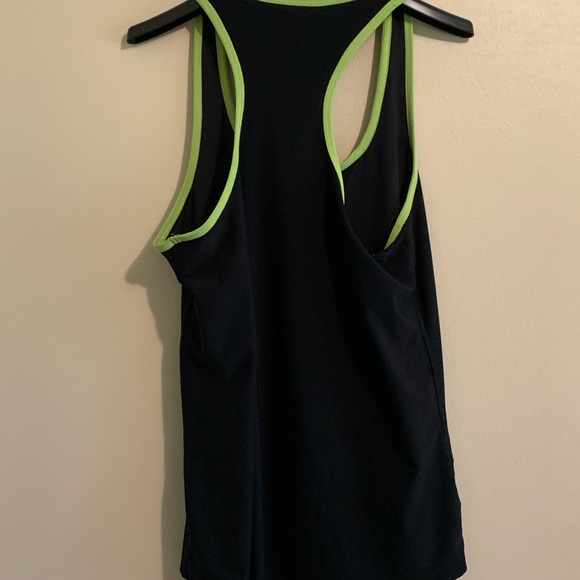 Relaxed workout tank top - Picture 2 of 2